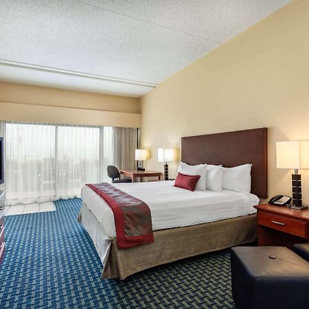Ramada Plaza By Wyndham Virginia Beach Oceanfront Esterno foto