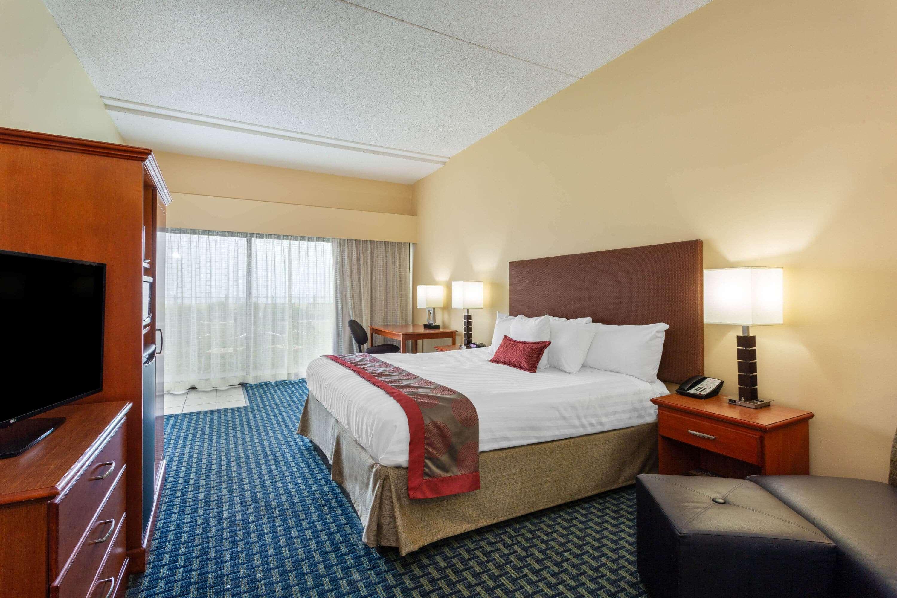 Ramada Plaza By Wyndham Virginia Beach Oceanfront Esterno foto