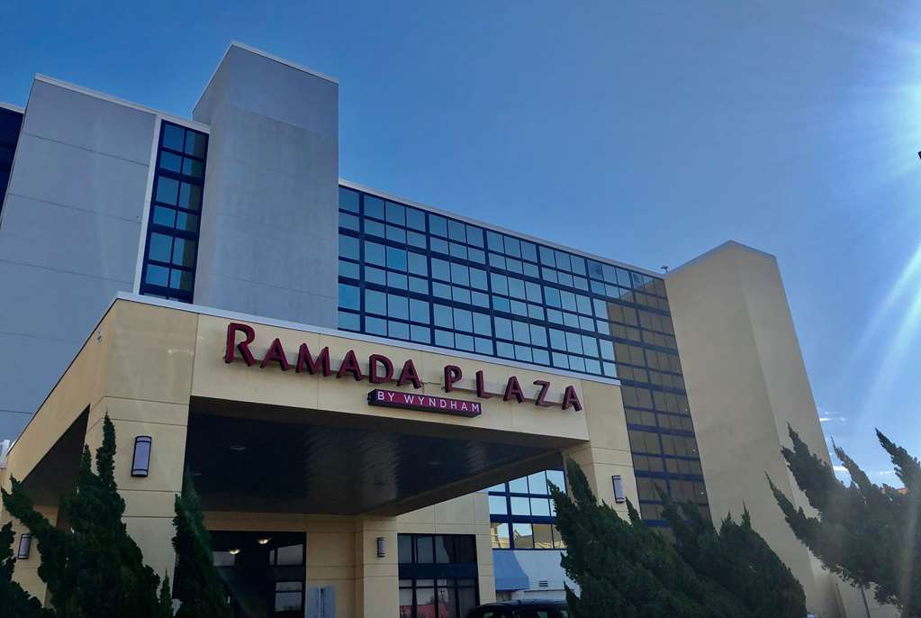 Ramada Plaza By Wyndham Virginia Beach Oceanfront Esterno foto